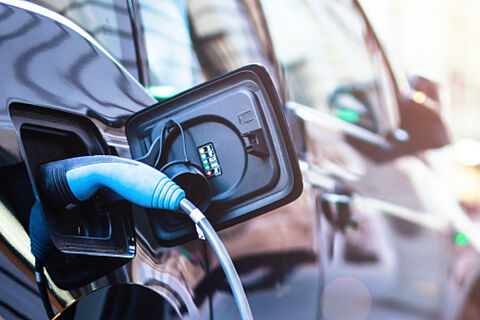 Illustration borne recharge voitures électriques